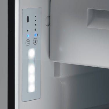 VELIT 2000R + Gas/Diesel Heater + Dometic 80L Fridge/Freezer + MaxxFan Deluxe